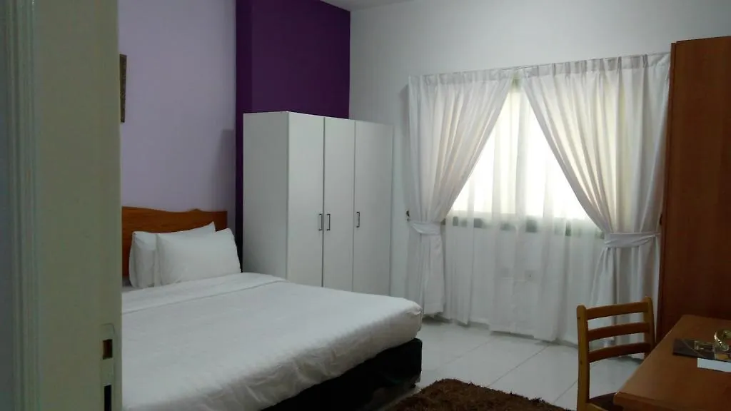 מלון דירות שארג'ה Royal Crown Suites