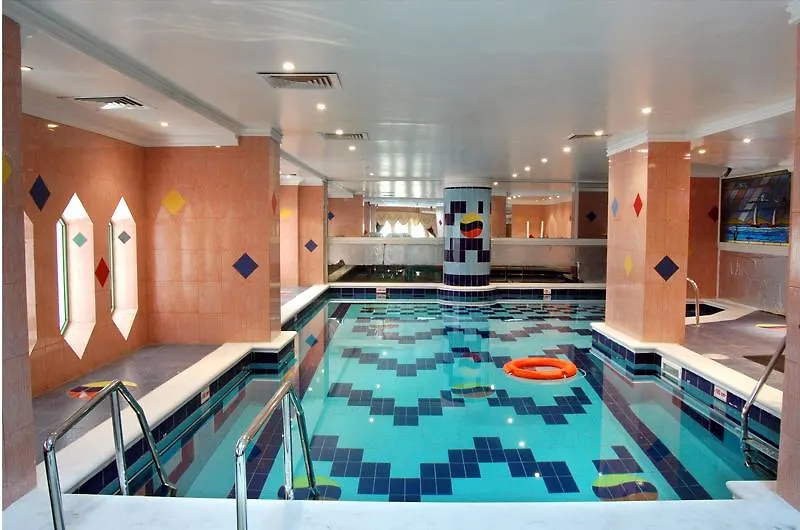 מלון דירות שארג'ה Royal Crown Suites