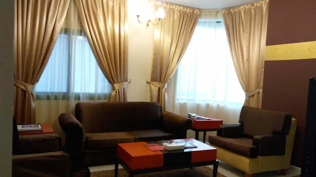 *** מלון דירות שארג'ה Royal Crown Suites איחוד האמירויות הערביות