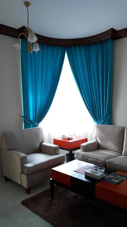 שארג'ה Royal Crown Suites 3*,