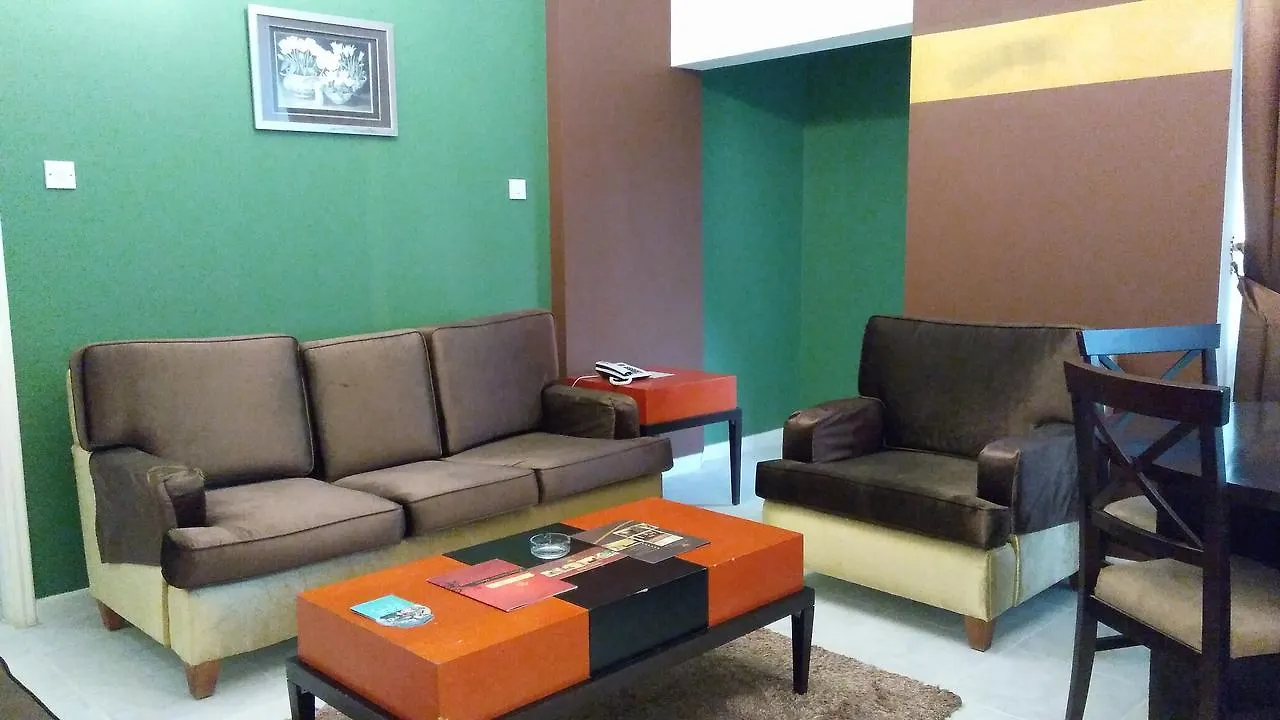*** מלון דירות שארג'ה Royal Crown Suites איחוד האמירויות הערביות