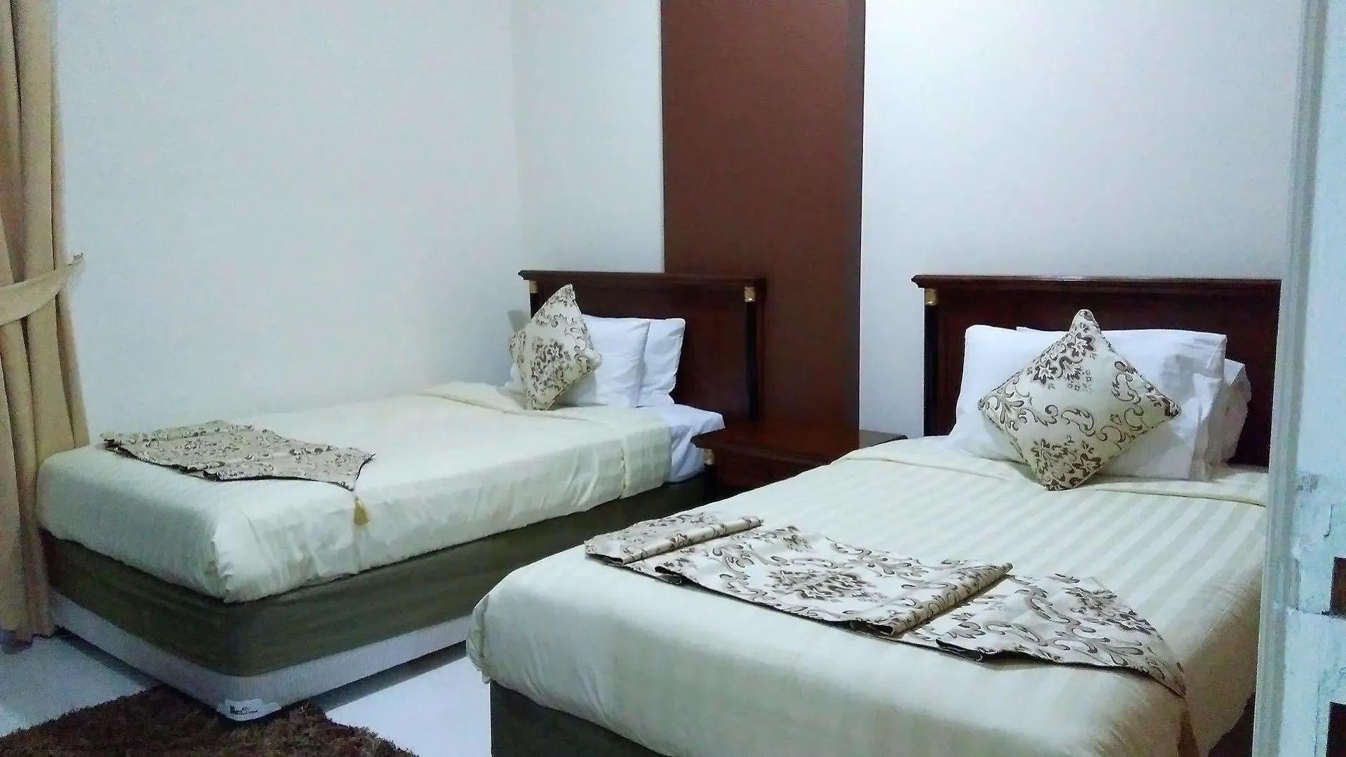 Royal Crown Suites Sharjah